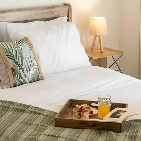 Metropolitan Grand Luxury Apartment *